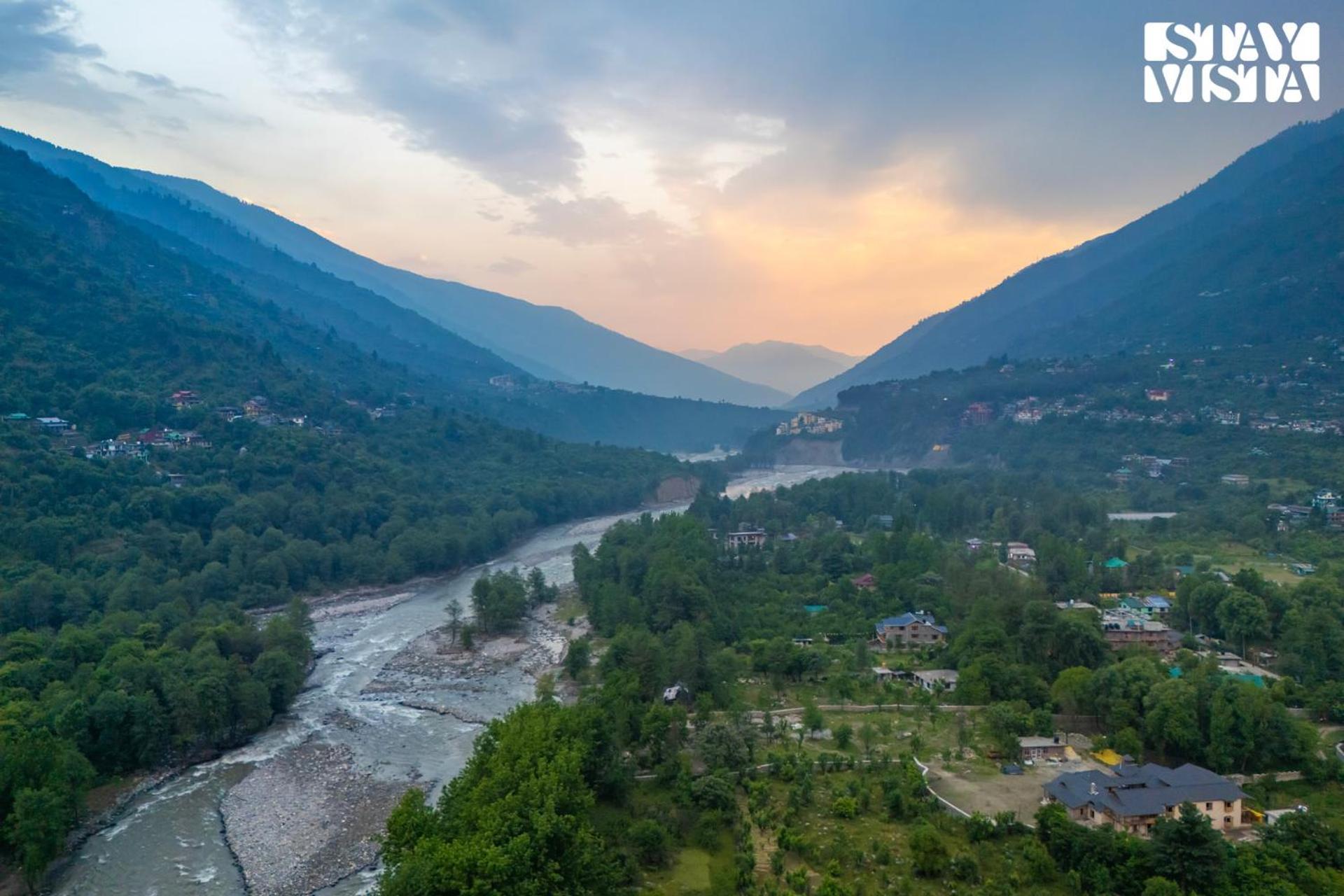 Stayvista At Amritalaya With Bonfire & Lawn Manali  Exterior photo