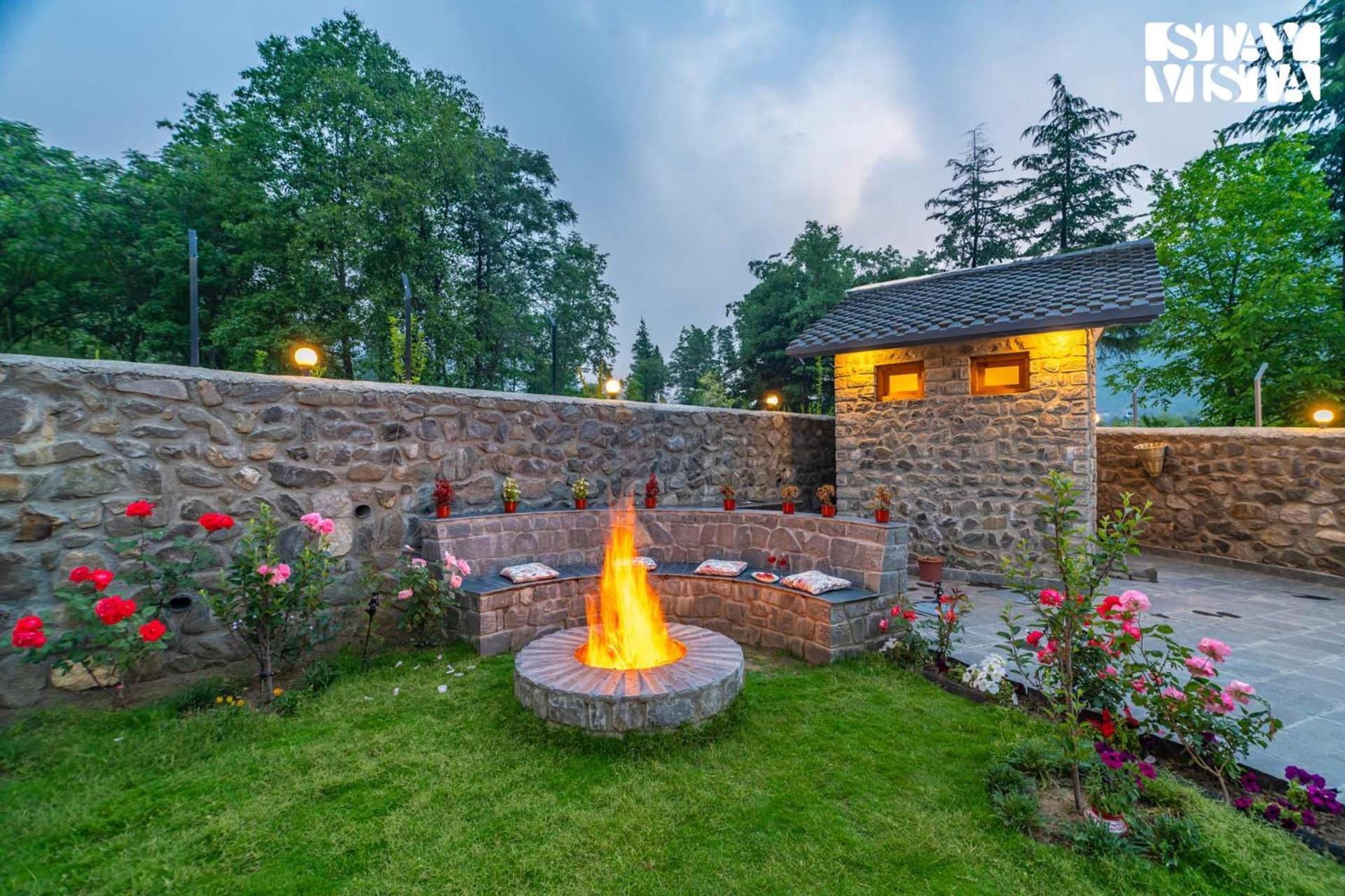 Stayvista At Amritalaya With Bonfire & Lawn Manali  Exterior photo